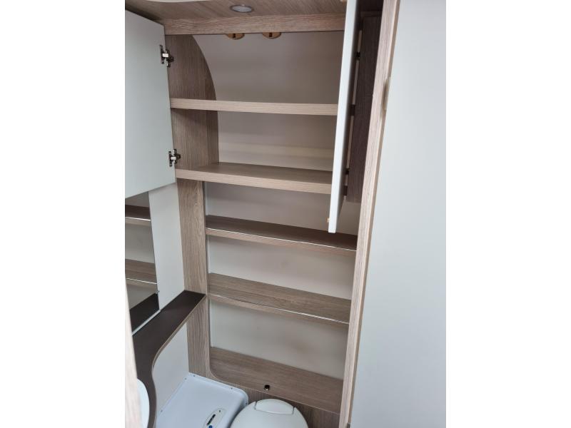 Bürstner Premio 395 TS Cassette luifel-Voortent  foto: 8