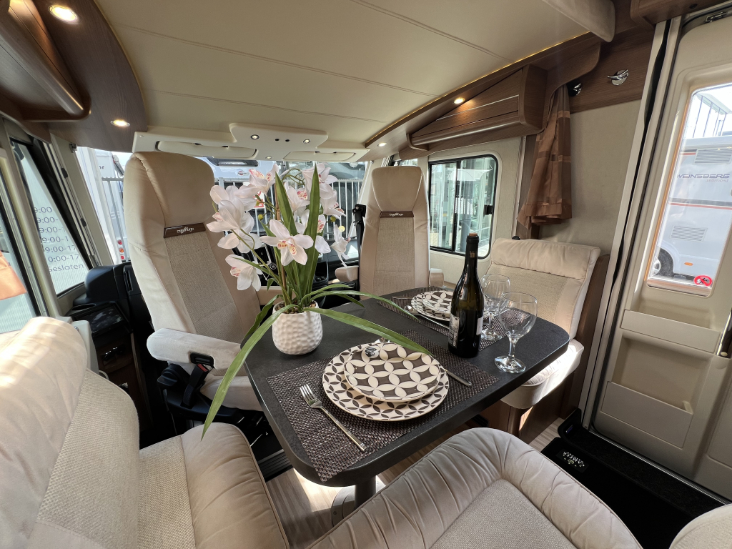 Carthago C-Tourer I 144 QB QUEENSBED+HEBED TREKHAAK DAKAIRCO foto: 12