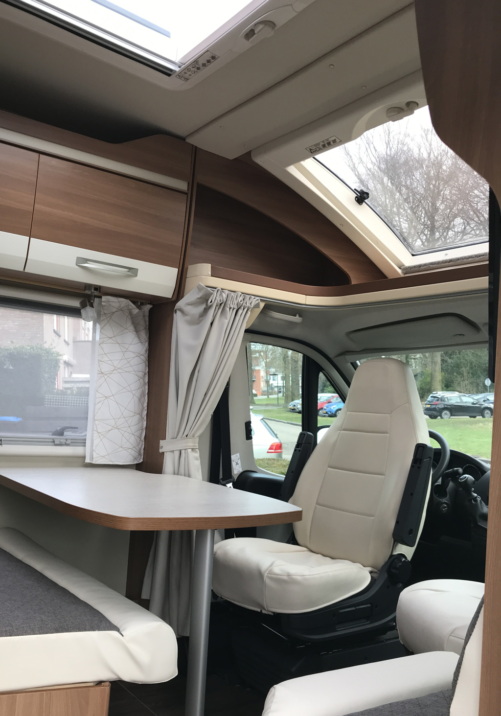 Euramobil 690 # 34000 KM # Vol optie's #  Zeer mooi # foto: 11