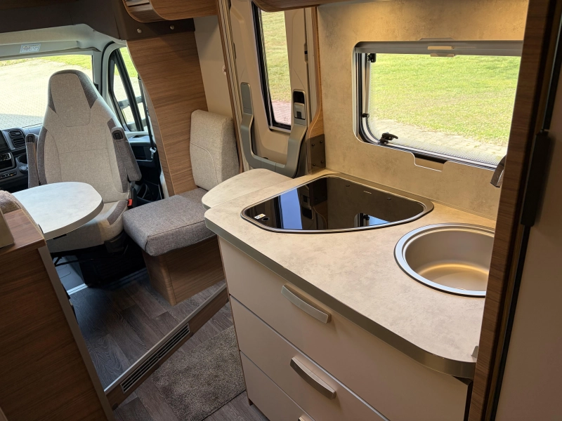 Knaus L!ve Ti 650 MEG Camas individuales bajas 180cv foto: 9
