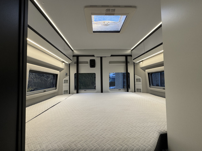 Adria Twin Supreme 640 SGX 180 pk AUTOMAAT 9-Traps Euro6 Fiat Ducato 8 **Lengtebedden in hoogte verstelbaar/4 zitplaatsen/2x Lithium/2 foto: 21