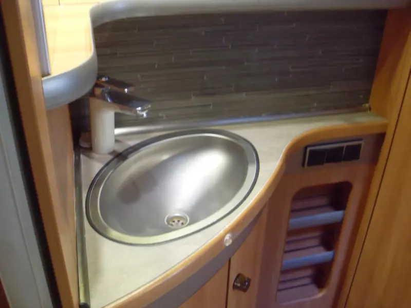 Eriba Nova Winner Edition 465 GL met Mover  foto: 6