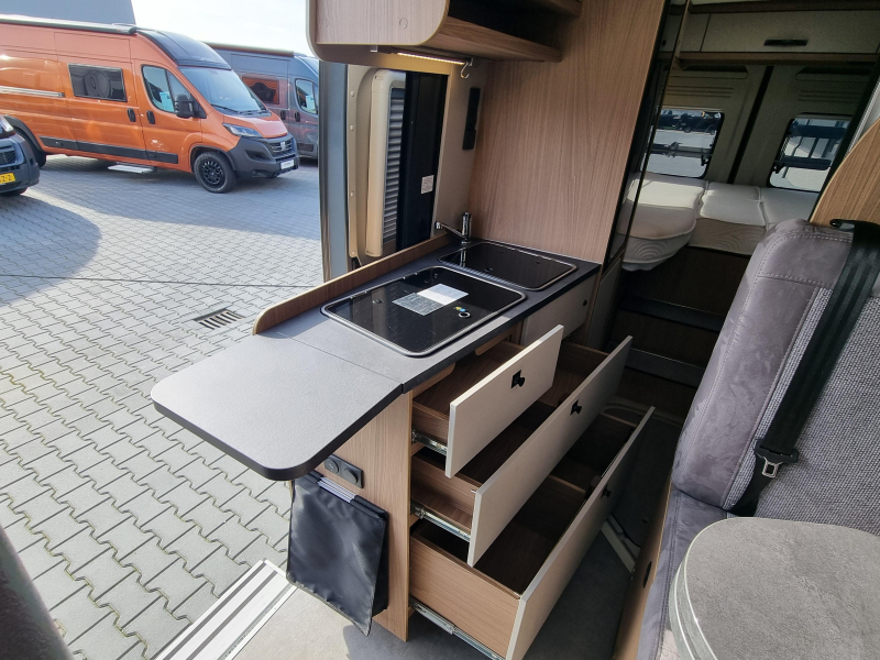 Pössl Roadcruiser 640 Automaat Lengtebed  foto: 11