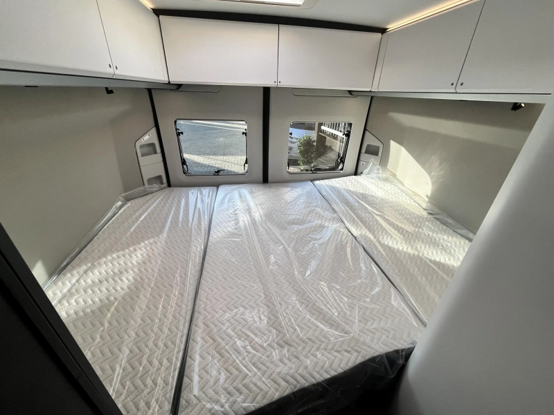 Adria Twin Supreme 600 SPB Automaat - Panoramaraam  foto: 2