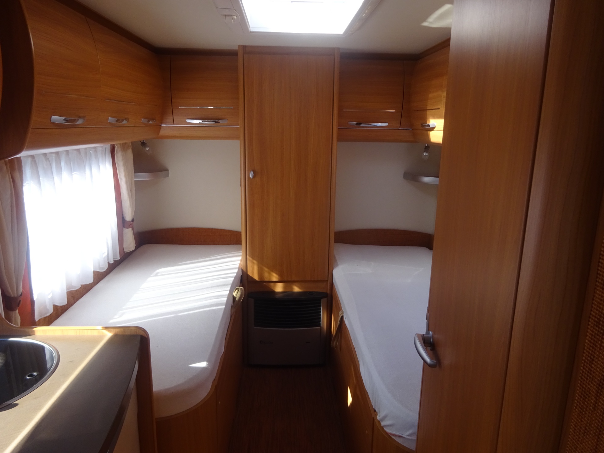 Hobby De luxe 460 LUEnkele Bedden+Rondzit+Mover foto: 11