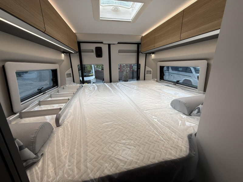 Adria Twin 640 SGX AUFSTELLDACH + HUBBETT Foto: 16
