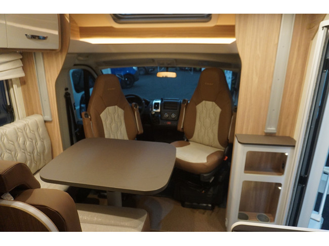 B&uuml;rstner Limited T 690 Citroen Foto: 14