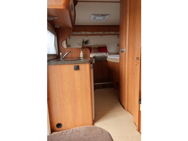 Hobby D650ESC|Camas individuales|61766KM|Muy cuidado|2xAire acondicionado ! foto: 7