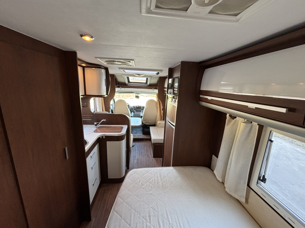 ELNAGH Prince 590L - 2011 - Luxe halfintegraal - 86.000km  Prince 590L foto: 3