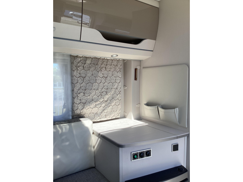 Dethleffs Nomad 530 DR Air conditioning/awning photo: 20