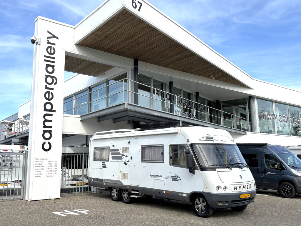 Hymer E 690 DUBBELLUCHT FRANSBED + HEFBED 4X ZONNEPANEEL!