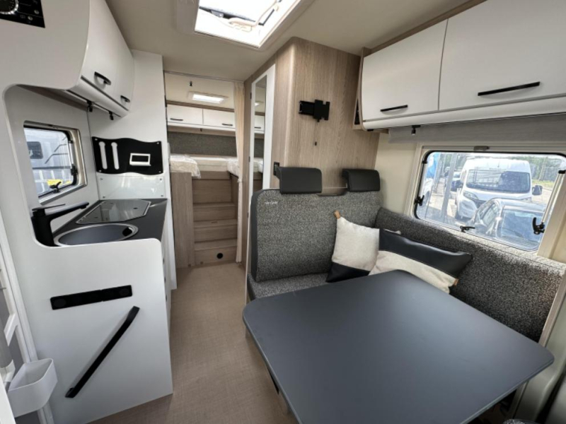 Bürstner Lyseo Time T Skyline 690 G 2 APARTE BEDDEN-AUTOMAAT  foto: 10