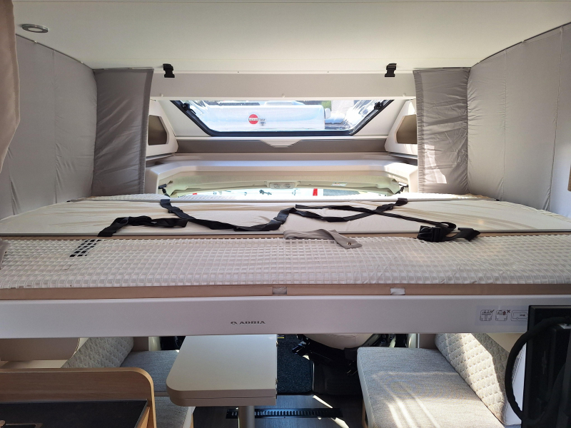 Adria Matrix Axess 650 DC QUEENSBED+FACE TO FACE  foto: 8