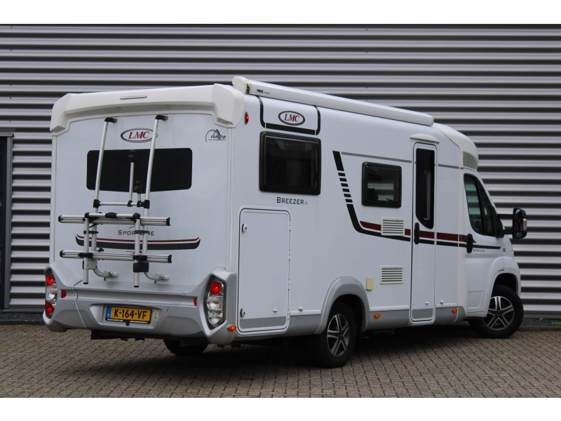 LMC Breezer V 646 G Fiat 130PK Lengtebedden  foto: 2