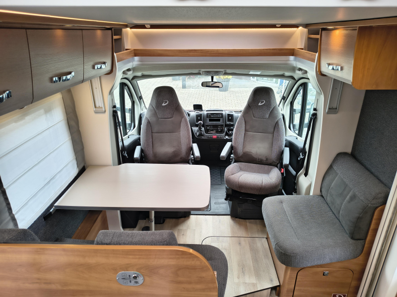 Dethleffs Trend T 7057 EB -9 traps automaat-hefbed  foto: 2