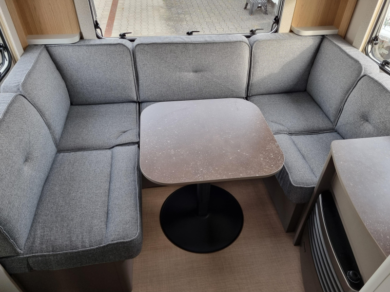 B&uuml;rstner B66 485 TS Queens bed - 1800 kg photo: 5