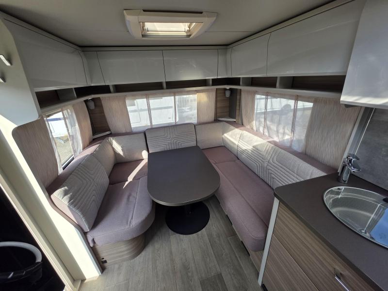 Bürstner Averso 535 TL Compleet  foto: 9