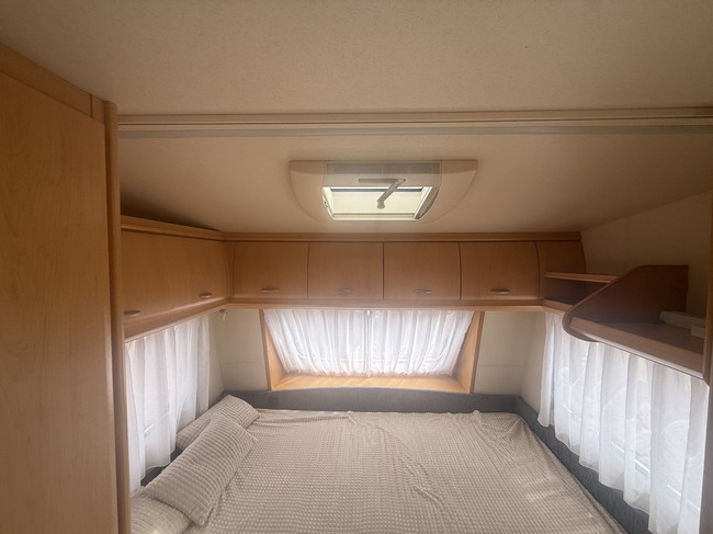 Hobby de luxe 400 SF cama transversal 4 plazas avance mover mosquitera estufa truma inodoro foto: 6