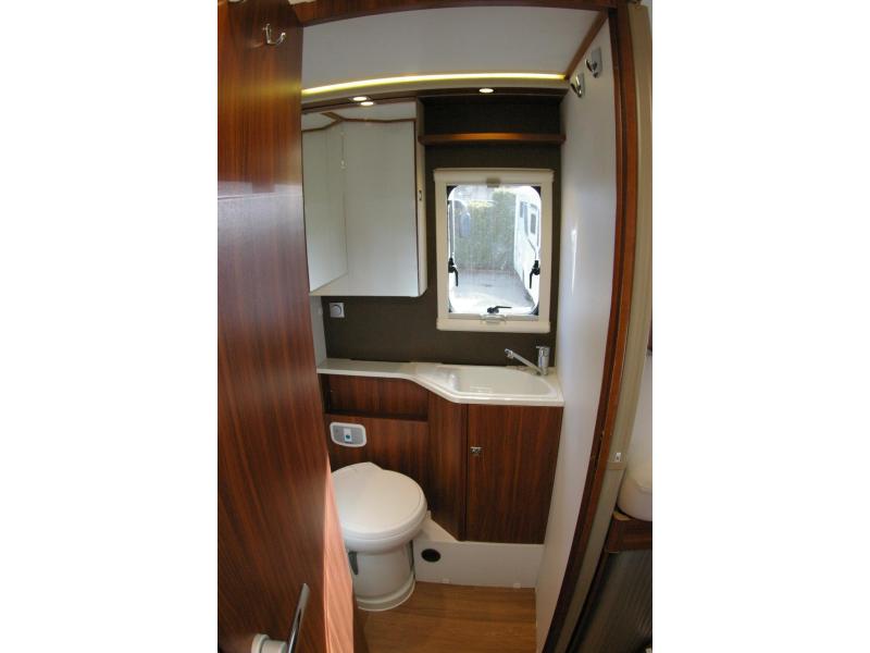 Adria Matrix M 670 SL Enkele bedden, Hefbed.  foto: 11