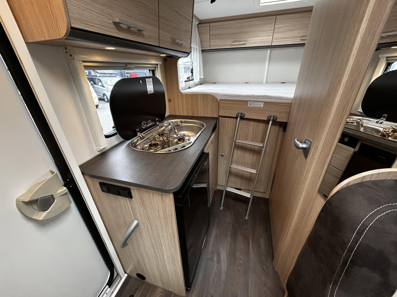 Sunlight V60 Dwarsbed/2020/Euro-6/5.9m  foto: 11
