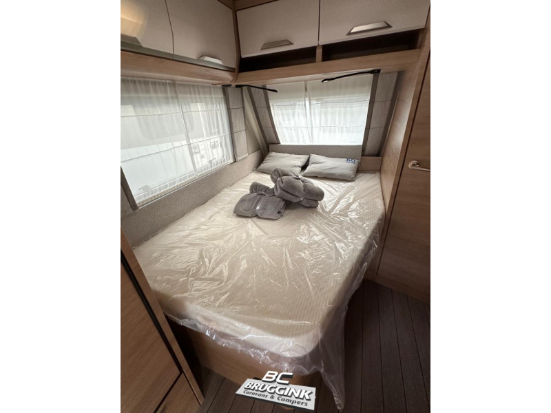 Knaus Sudwind 60 Years 500 FU Franz&ouml;sisches Bett Campovolo grau Foto: 7