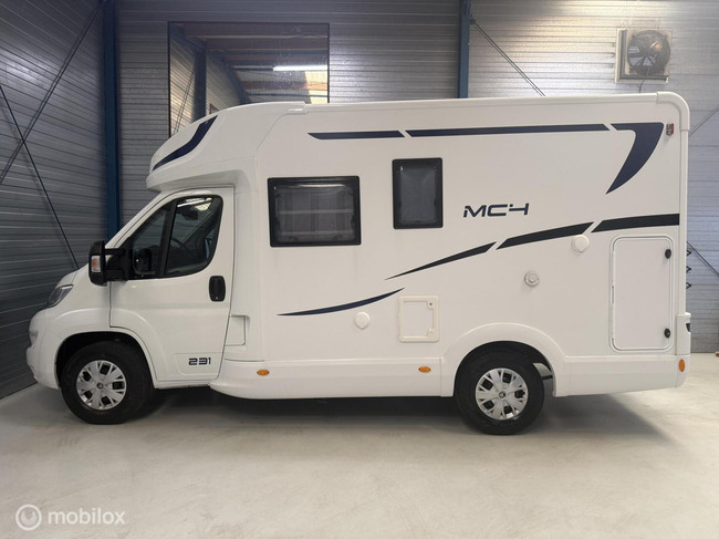 Mc Louis MC4 231 Dwarsbed + Hefbed / Euro6! foto: 3