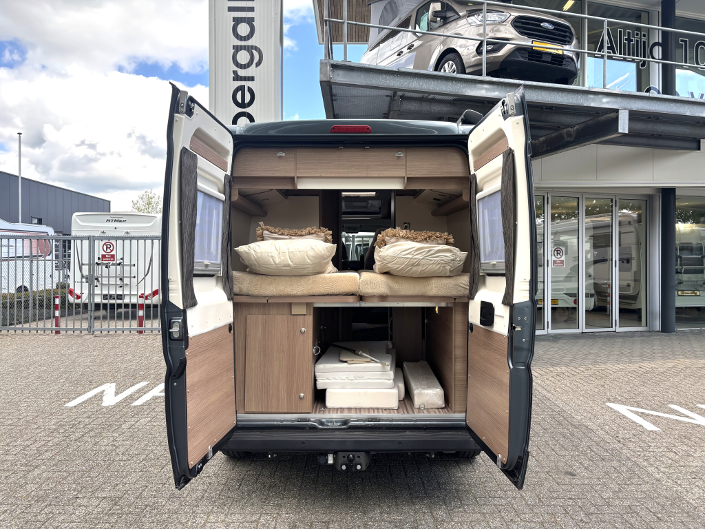 Carthago Malibu Van Charming GT 600 DB AUTOMAAT ENKELE BEDDEN 5.99M EURO 6 foto: 22