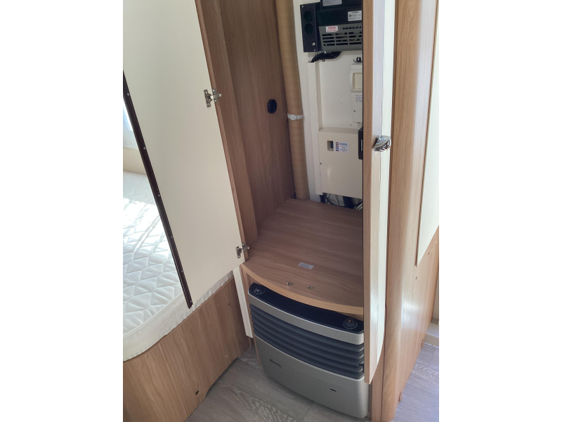Hobby De Luxe 460 UFE omnistor foto: 12