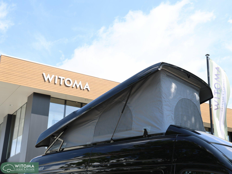Hymer Grand Canyon S 600 4x4 Wie jarig = trakteert  foto: 2