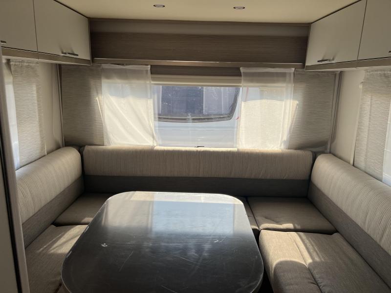 Bürstner Premio Plus 440 TK Met Isabella Ventura tent 