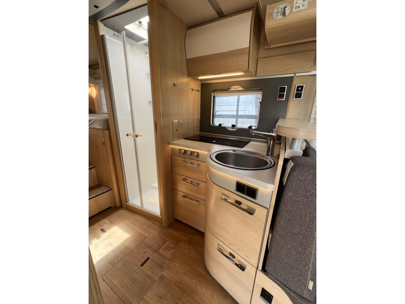 Hymer B-MC T 680 E&P nivel, aire acondicionado, Completamente equipado foto: 13
