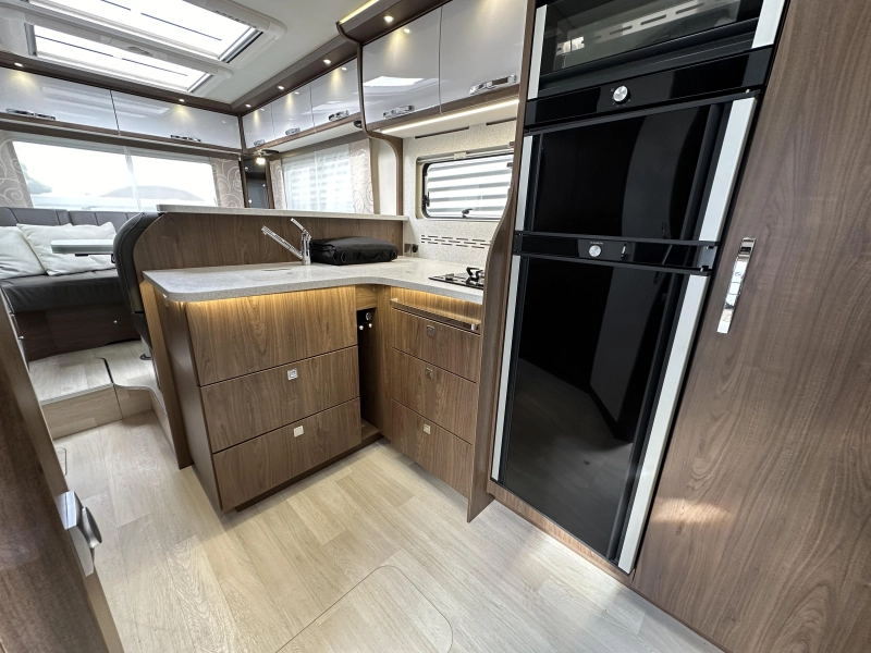 Frankia Platin I 8400 PLUS Mercedes Round Seat 190HP photo: 5