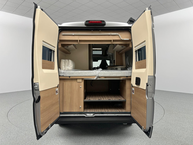 Malibu Van Diversity 600 DB K Charming GT Skyview foto: 16