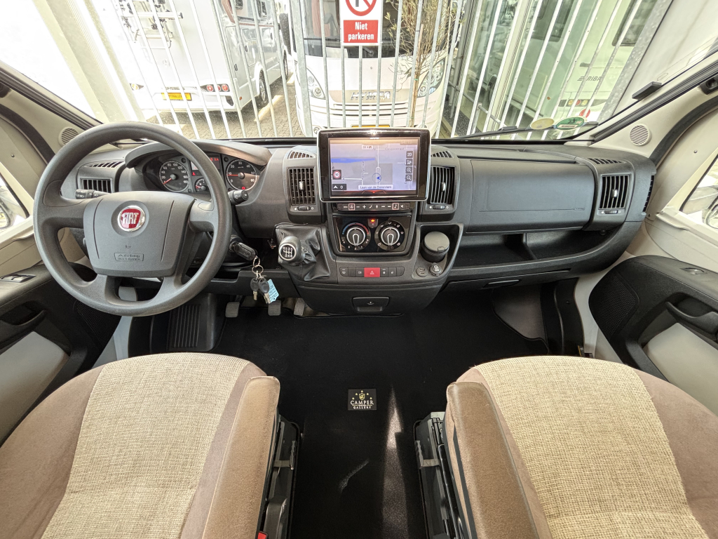 Adria Coral 690 SC QUEENSBED EURO 5 ALKO LUCHTVERING  foto: 13