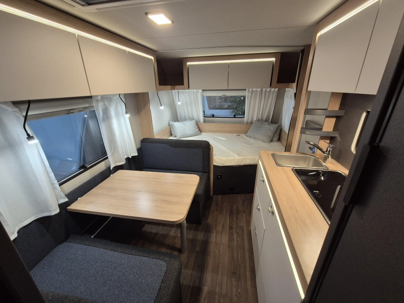 Knaus Sport 500 KD Stapelbedden en douche!  foto: 9