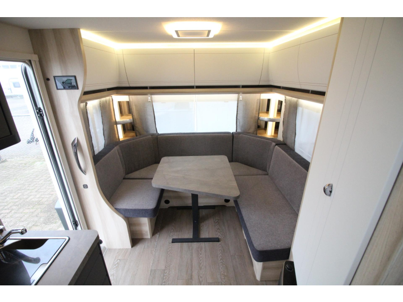 Hobby De Luxe 495 UL &iexcl;Camas individuales y asiento redondo! foto: 9