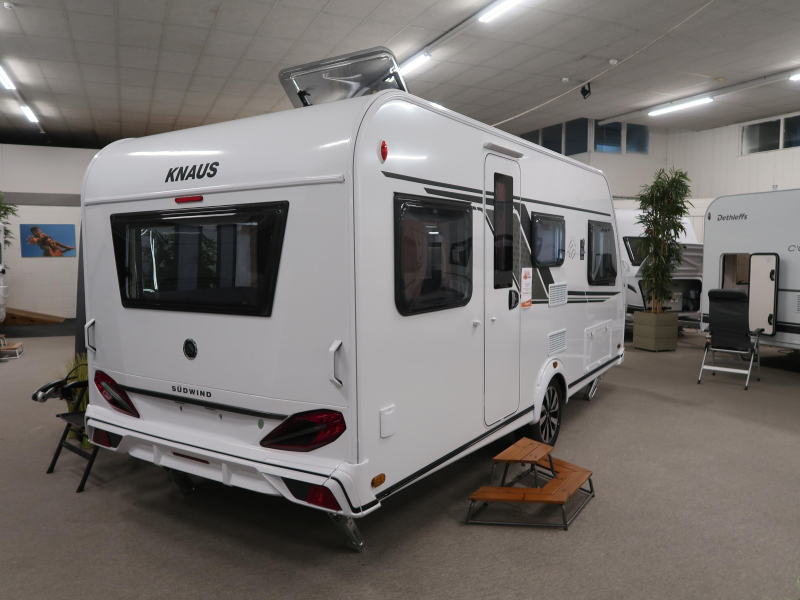 Knaus Sudwind Black Selection 460 EU ENKELE BEDDEN  foto: 21