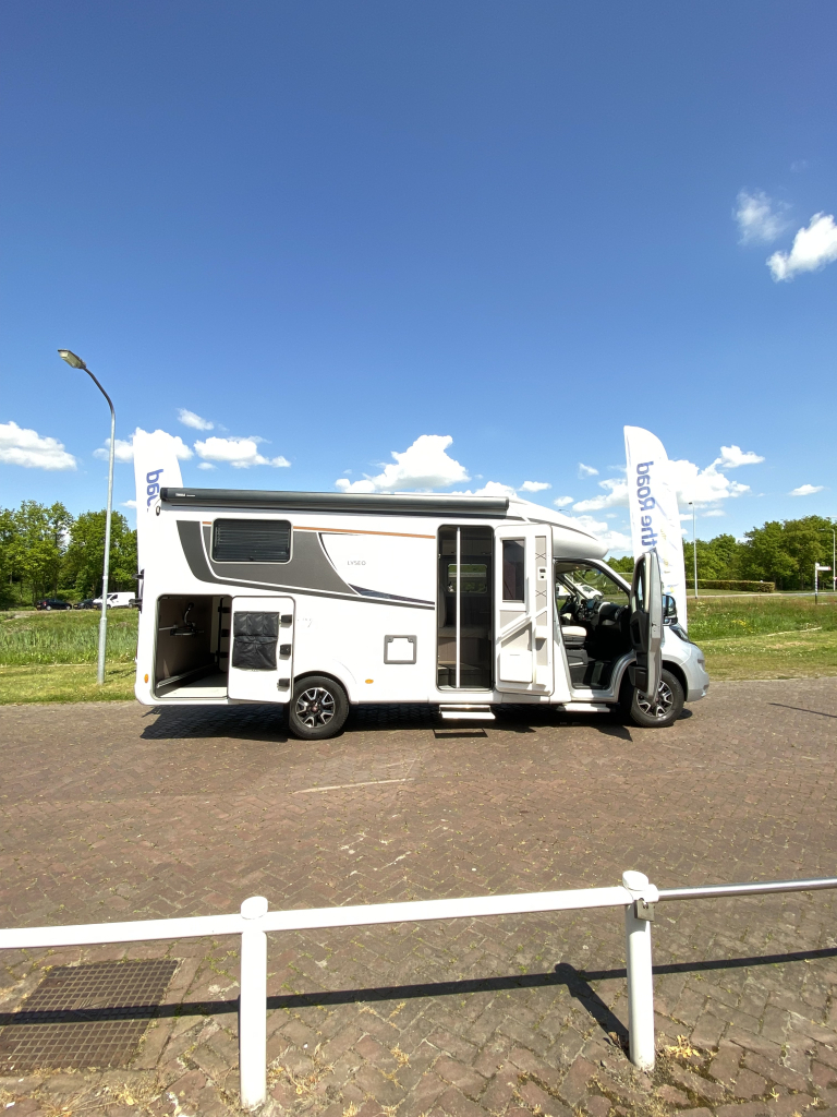 Bürstner AUTOMAAT Lyseo Harmony Line 690 G Half-integraal, Motor-airco, Enkele-bedden, Hefbed, Garage, Halve-treinzit, Draaistoelen, Bj. 2021 Marum  foto: 1