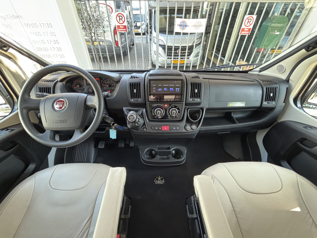 Pilote V 600 DWARSBED EURO 6 ZONNEPANEEL 5.99M  foto: 12