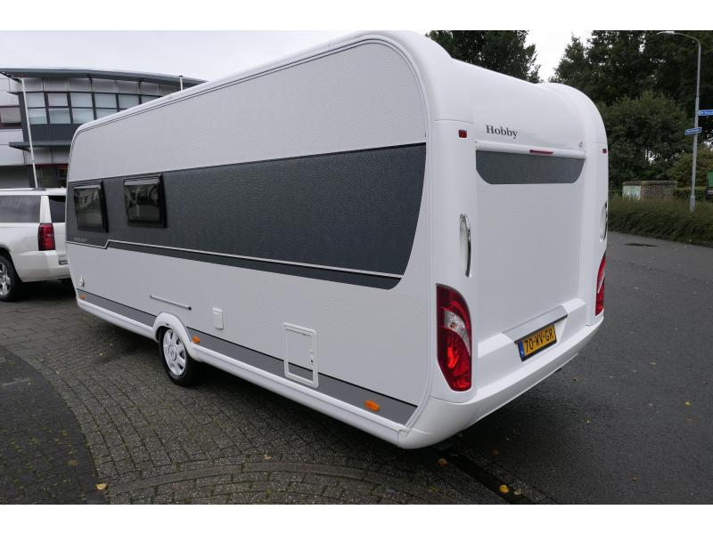 Hobby Excellent 540 FU mover en voortent