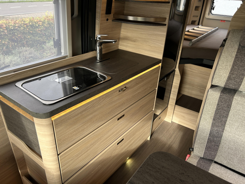 Knaus Boxstar Freeway 630 ME buscamper Automaat 160 PK  foto: 10