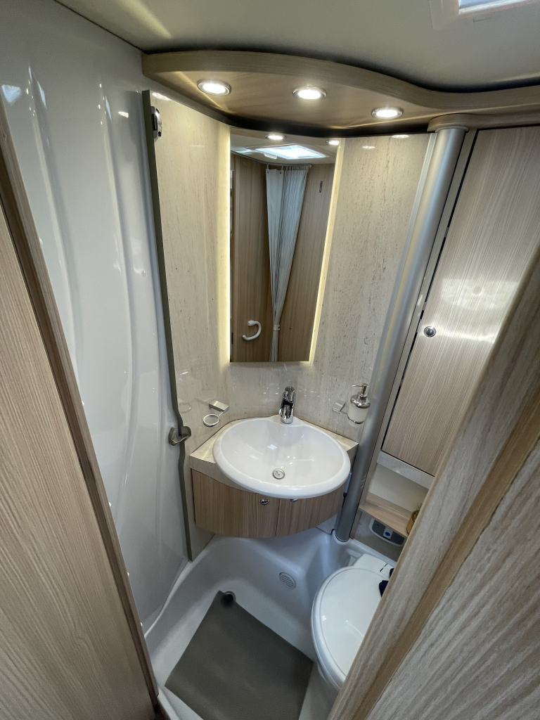 Bürstner Travel Van T 620 G ENKELE BEDDEN ZONNEPANEEL EURO6  foto: 8