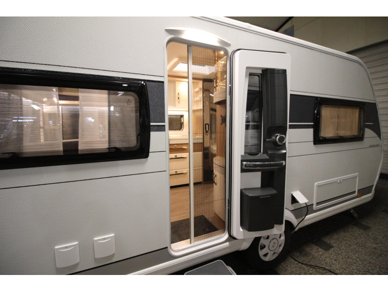 Hobby Excellent 495 UFE Mover, MPP accu, Voortent  foto: 20