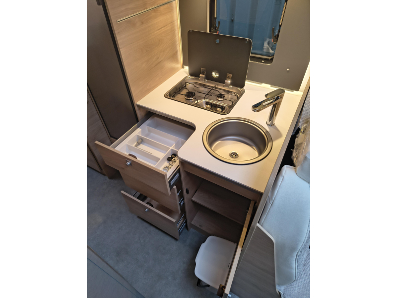 Dethleffs Just Camp T 6812 EB Active - automaat  foto: 7