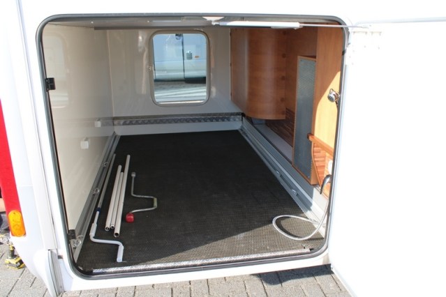 Carthago Chic C Line I 5.0 1e eigenaar Fiat 3.0 liter 160 pk 4250 kg chassis enkele bedden 5 zitplaatsen (122  foto: 13