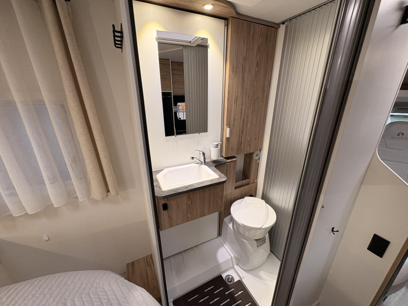 Bavaria Bavaria 650 T Cama Queen panel bearlock foto: 15