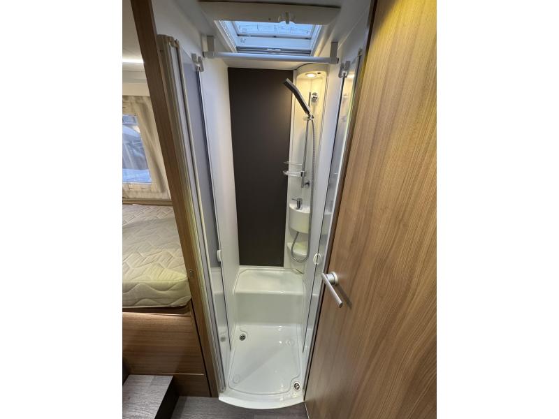 Adria Matrix Plus 670 SL Lengte bedden- Automaat  foto: 8