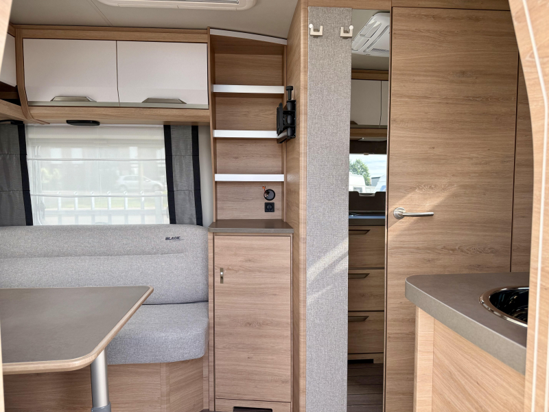 Knaus Sudwind Black Selection 460 EU Zomer Airco Actie!  foto: 16