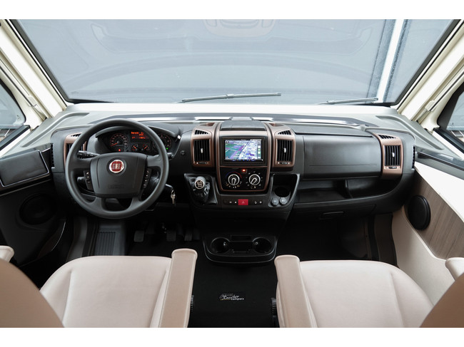McLouis Carat 822 G | 2.3 160Hp | 6-Person Integral photo: 20