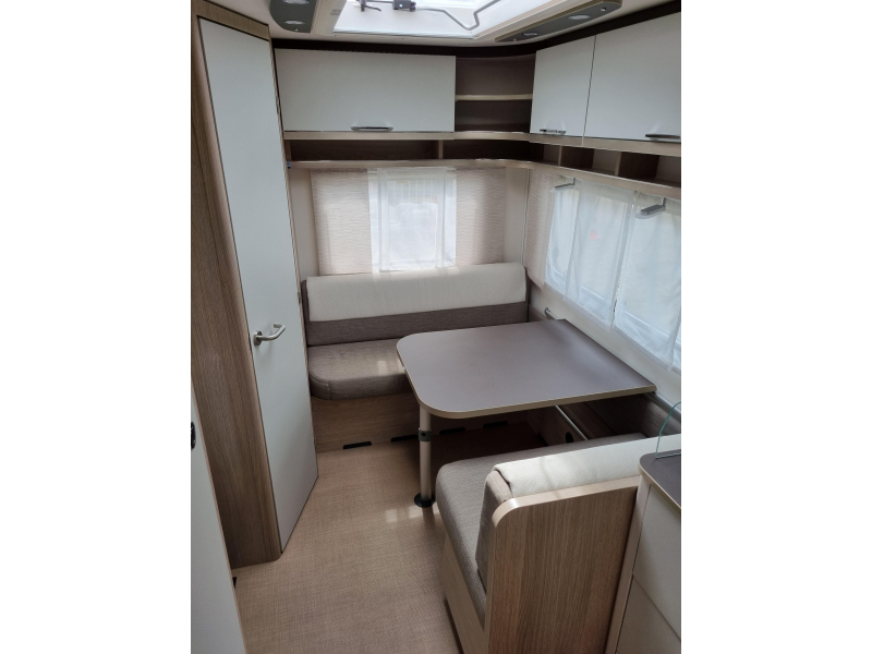 B&uuml;rstner Premio 395 TS Cassette awning-Awning photo: 4